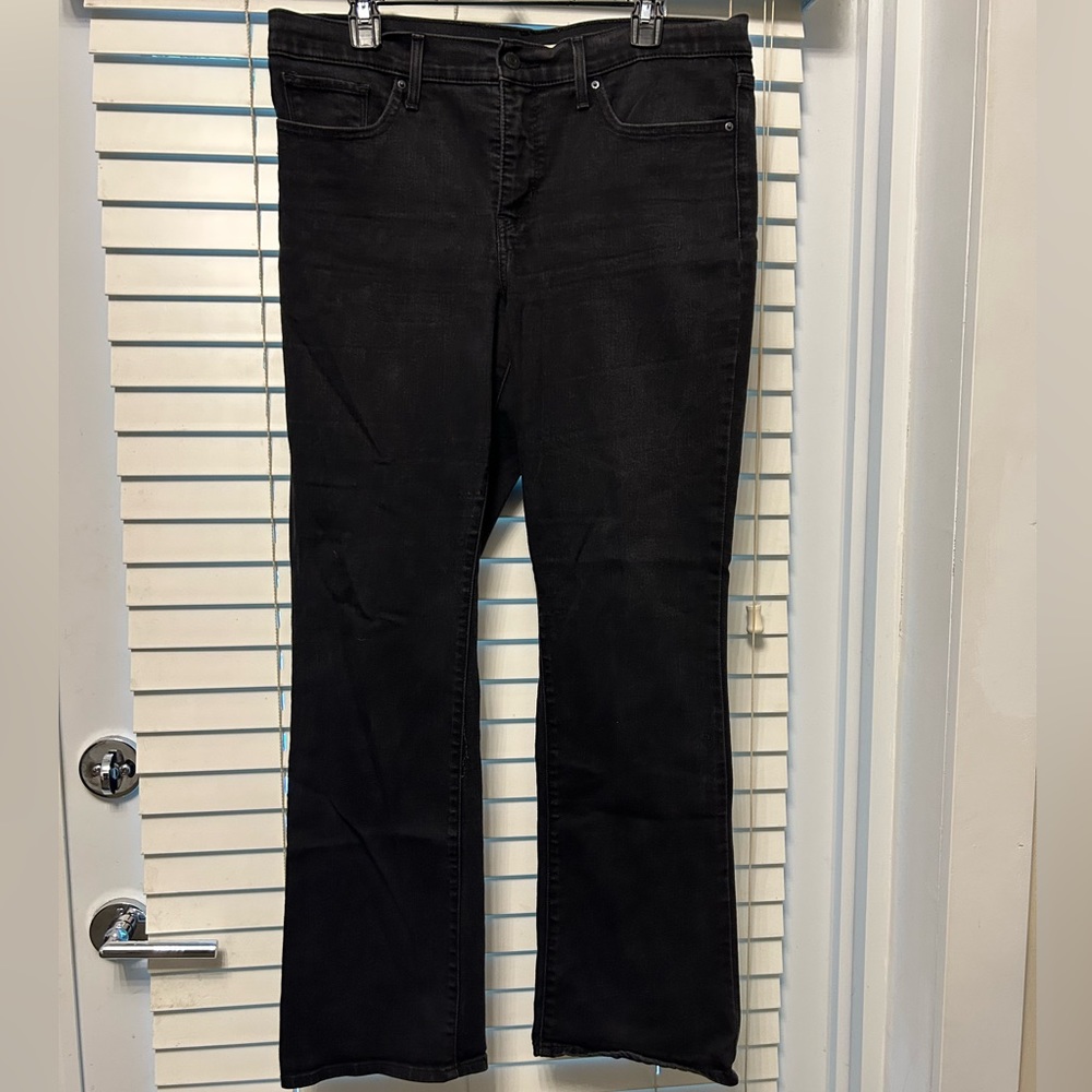 Levi’s Shaping Bootcut Midrise Black Jeans - W32 L32